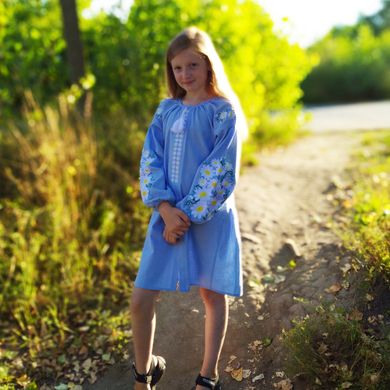 Детское вышитое платье "Сара" на голубом льне, 116 (рост)